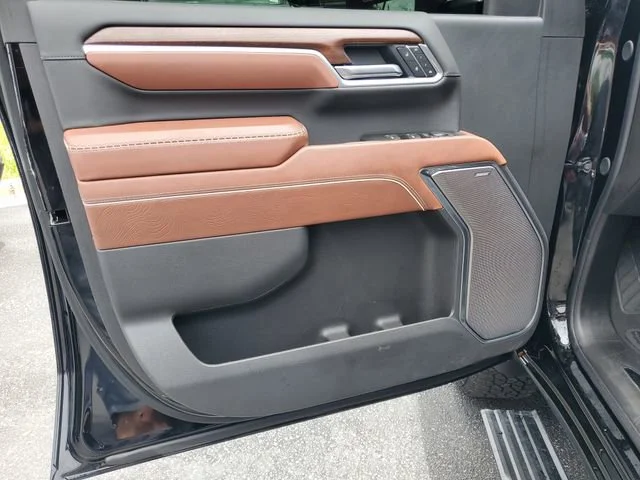 Used 2026 Onyx Black GMC Denali Ultimate image 8