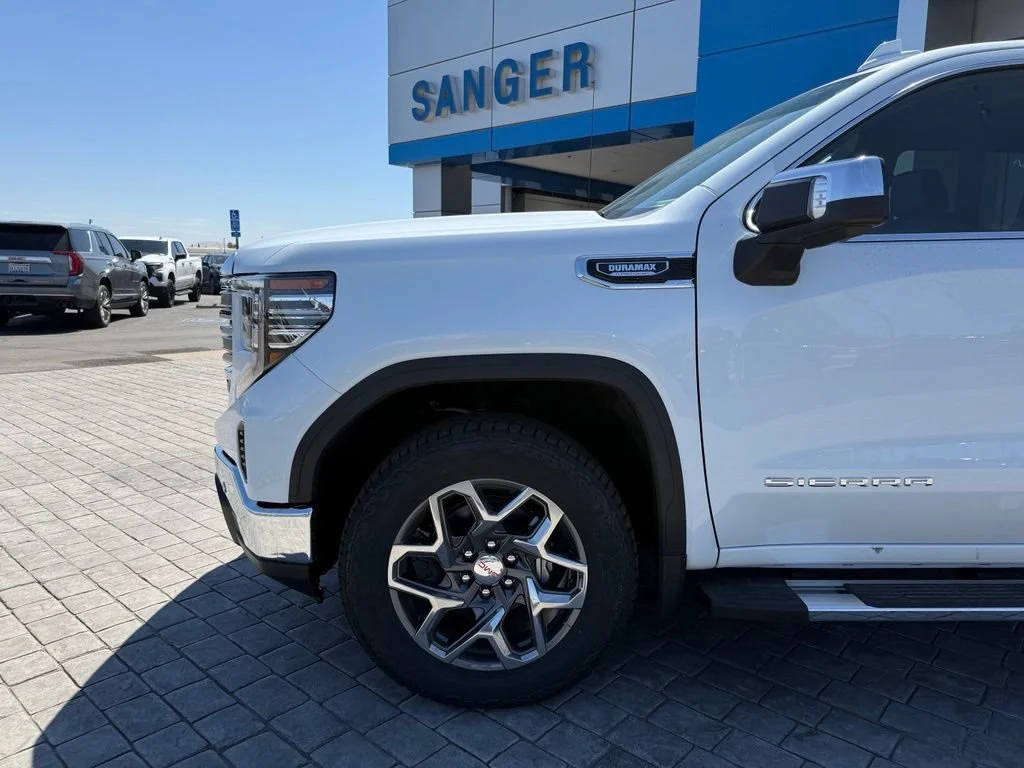 New 2026 Glacier White Tricoat GMC SLT image 5