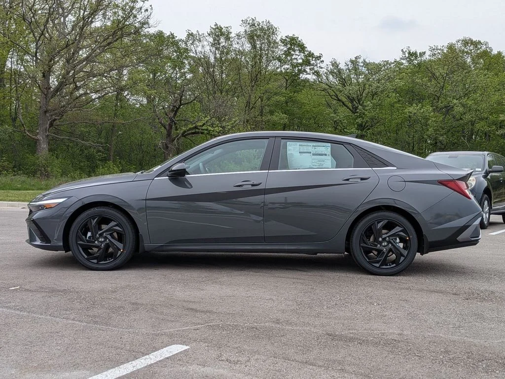 New 2026 Gray Hyundai SEL Sport image 4
