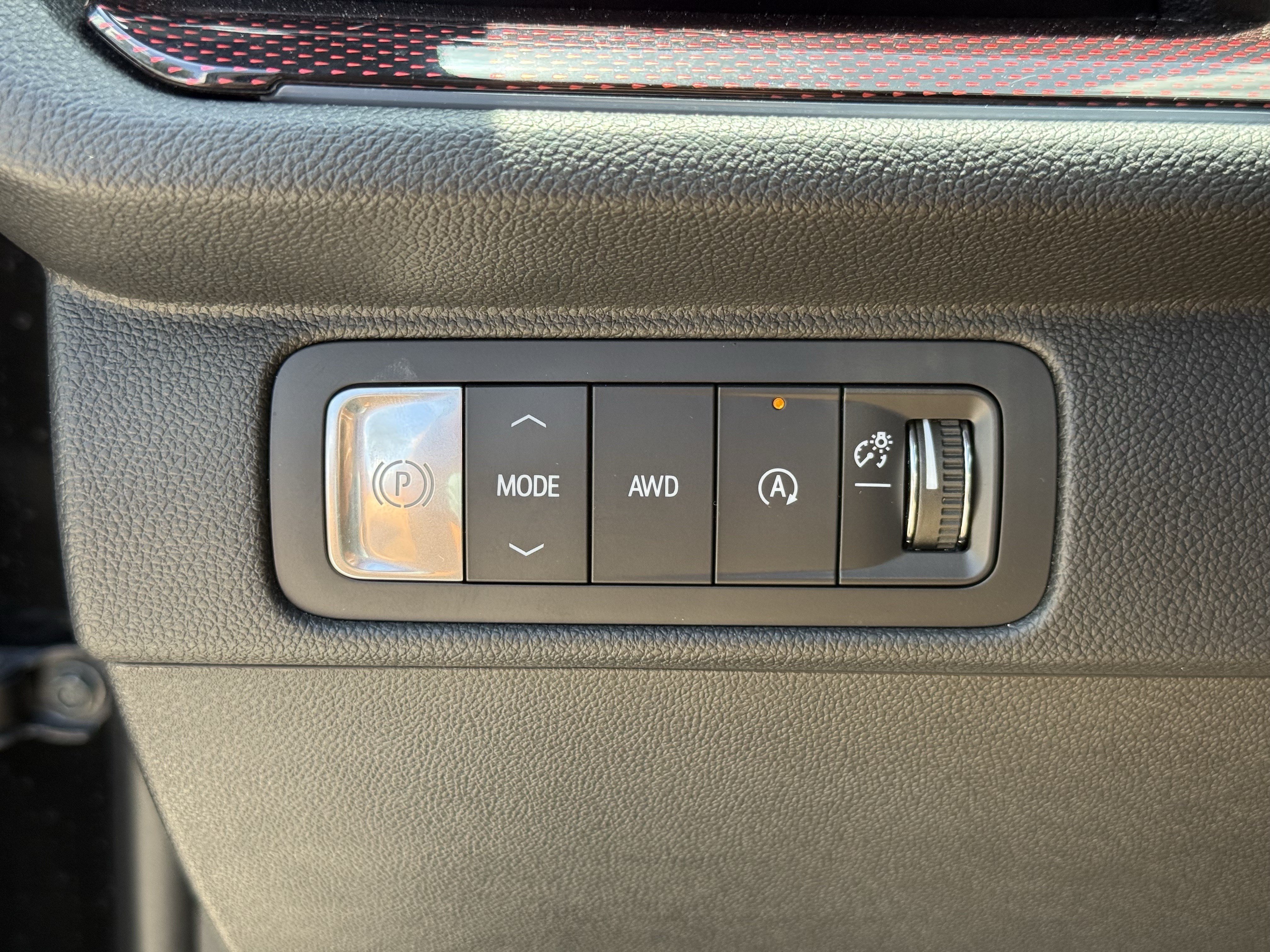 Used 2025 Mosaic Black Metallic Chevrolet AWD Z71 image 24