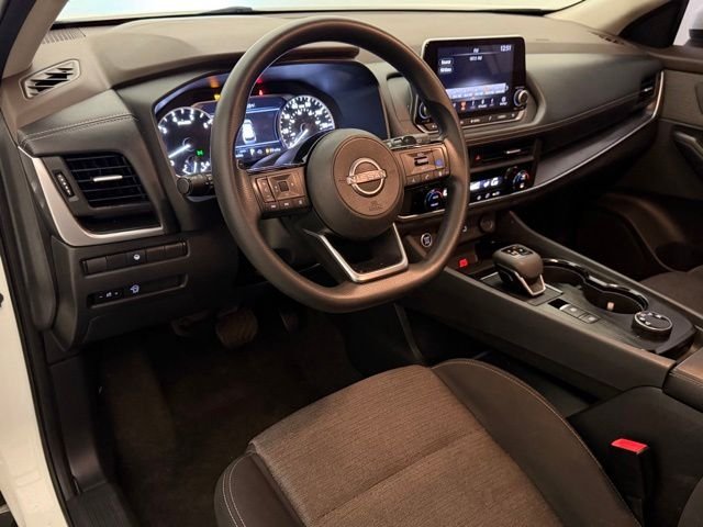 Used 2023 Pearl White Tricoat Nissan SV image 17