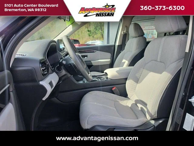 2023 Honda Pilot LX - Photo 18