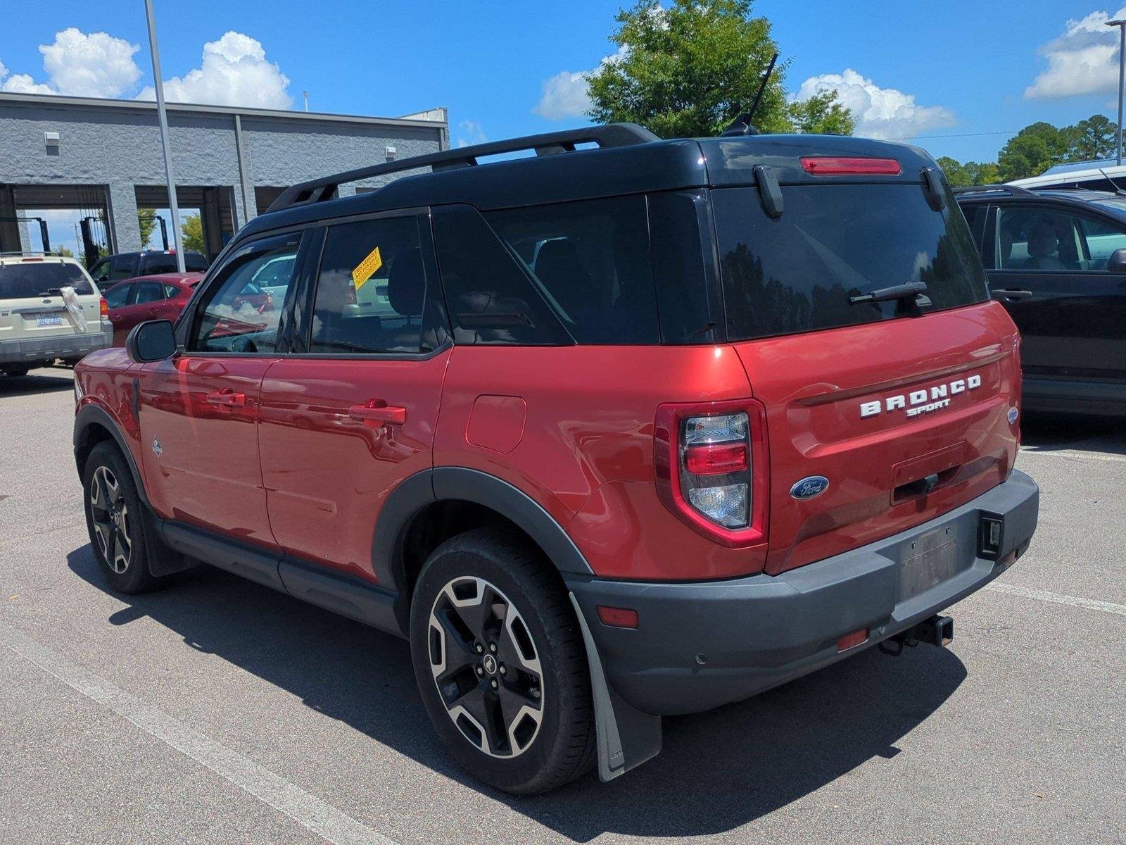 Used 2022 Hot Pepper Red Metallic Tinted Clearcoat Ford Outer Banks image 5