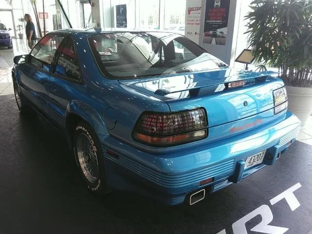 Used 1992 Blue Pontiac SE Richard Petty Edition image 4