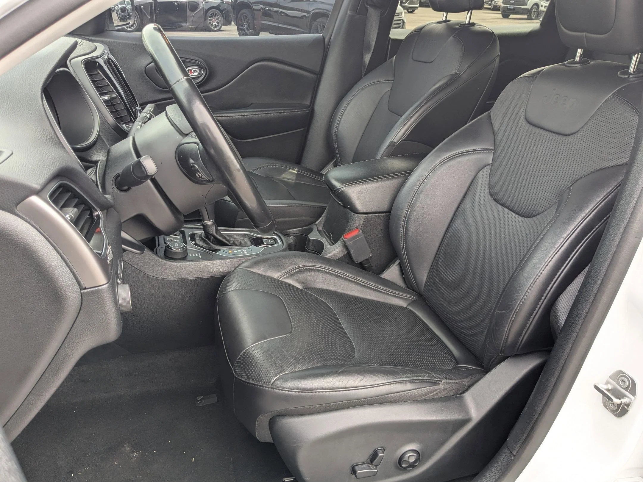 Used 2020 Bright White Clearcoat Jeep Limited image 24