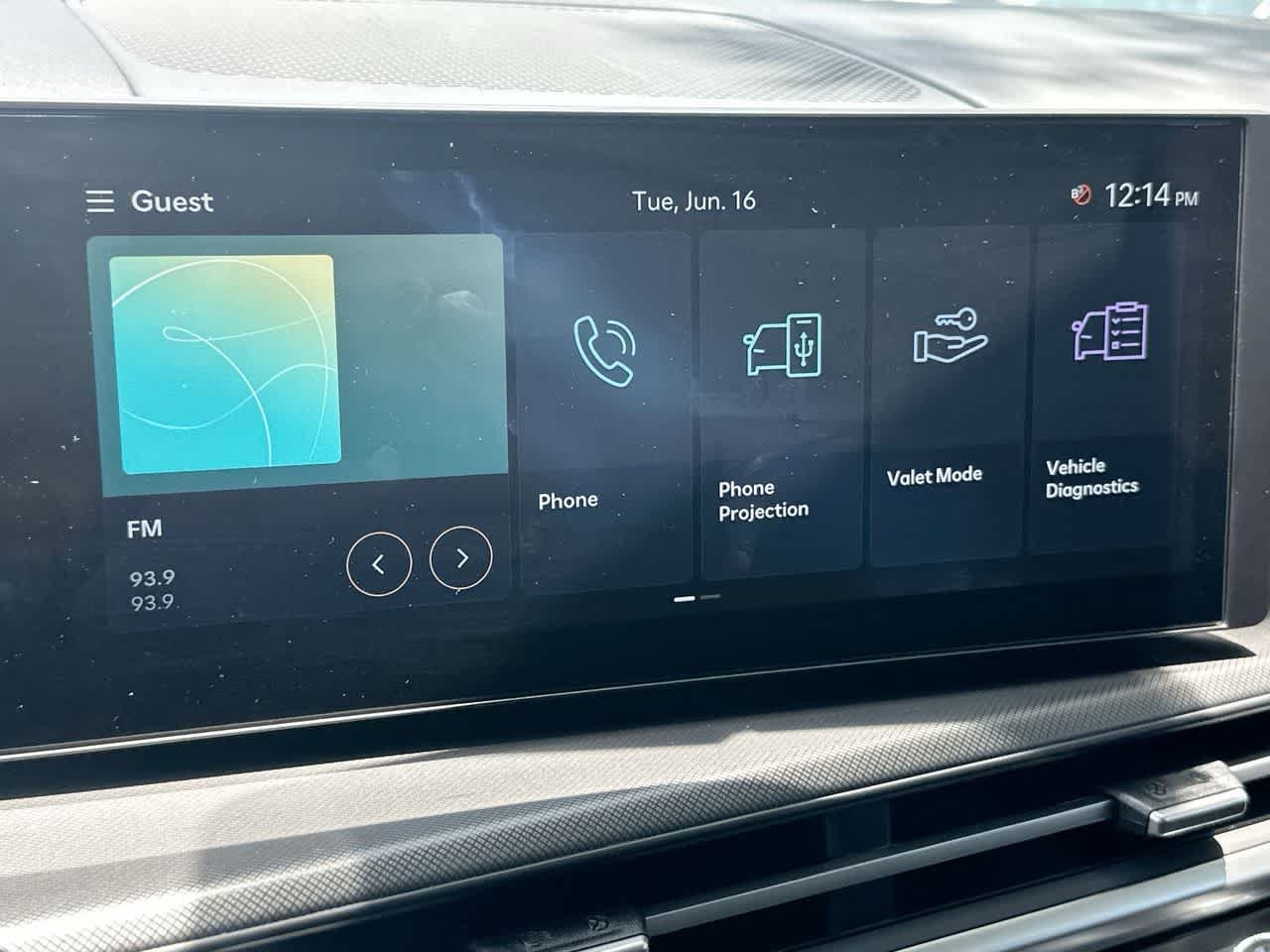 New 2026 Shimmering Silver Hyundai SEL FWD image 18