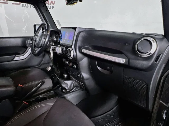 Used 2017 Gray Jeep Unlimited Sahara image 35