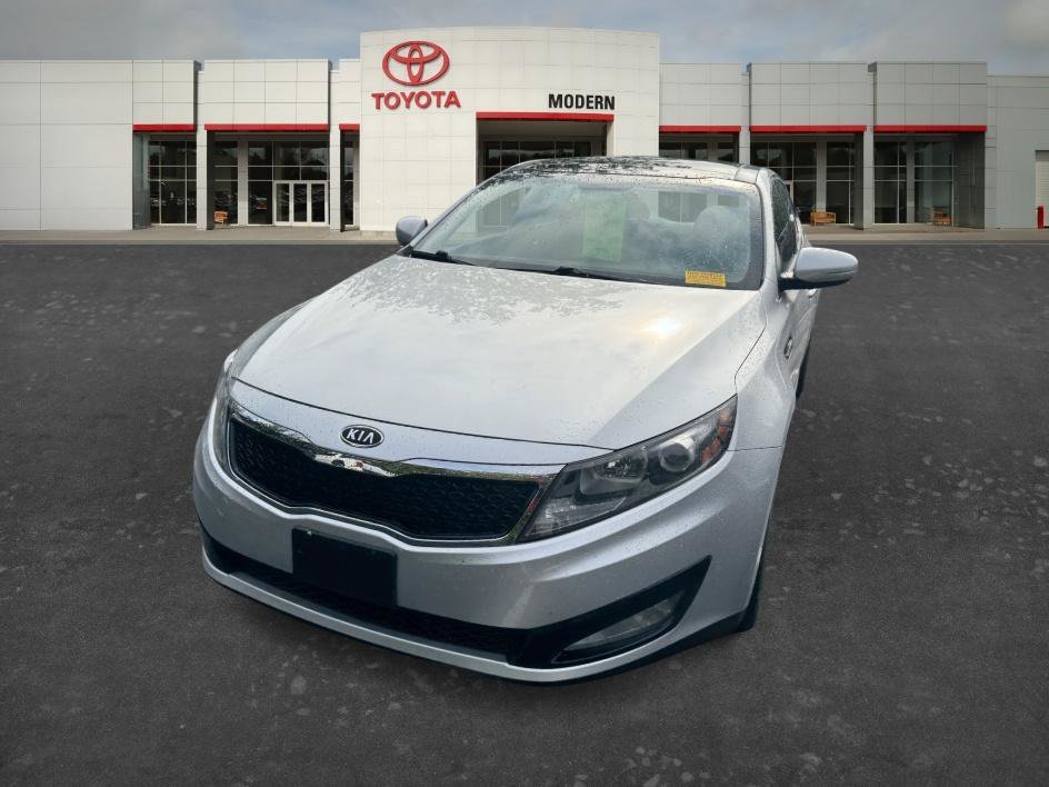 Used 2011 Bright Silver Kia EX image 5