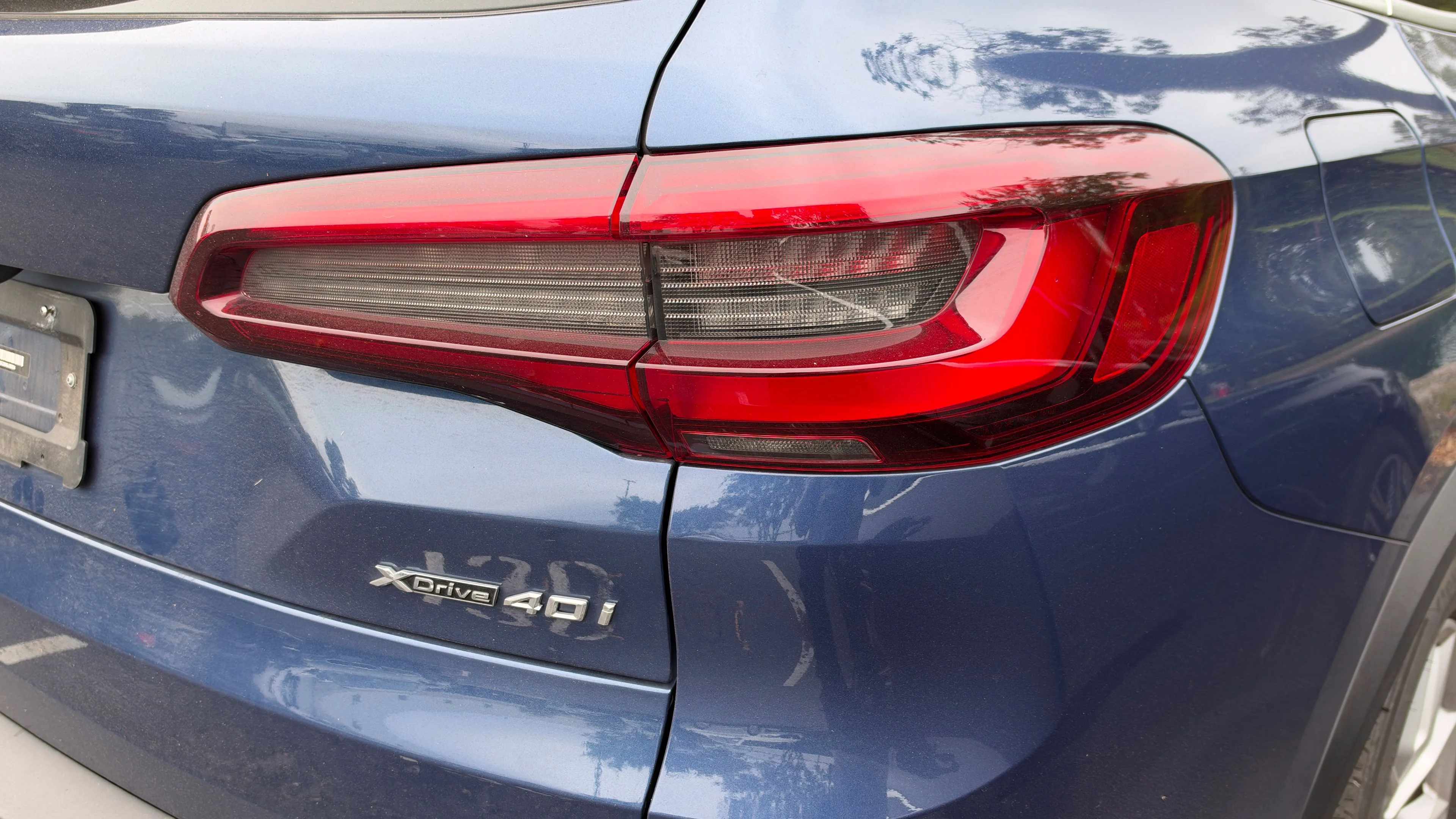 Used 2022 Phytonic Blue Metallic BMW xDrive40i image 8