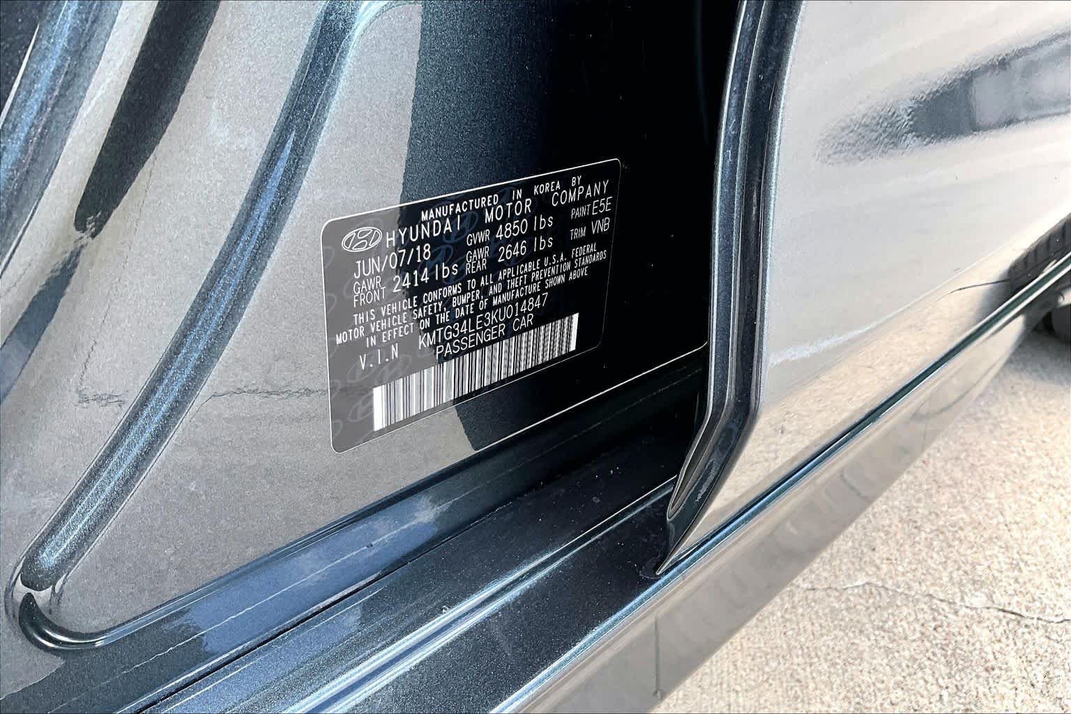 Used 2019 Black Forest Green Genesis 3.3T Design image 37