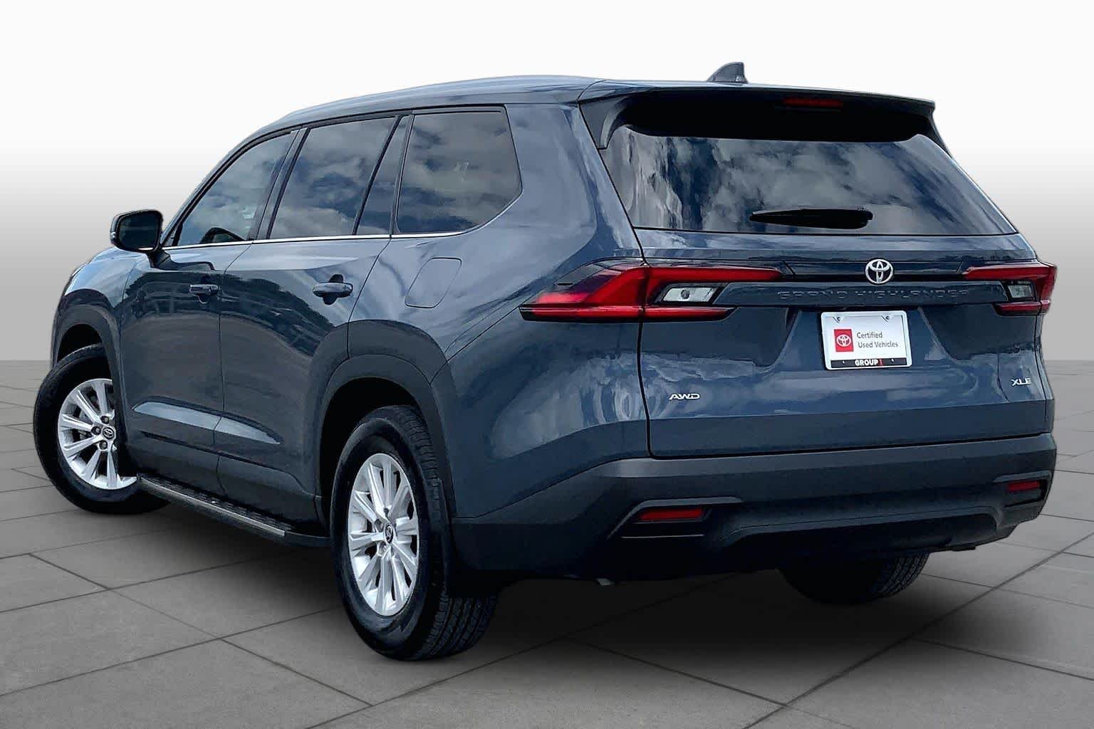 Used 2025 Storm Cloud Toyota XLE image 12