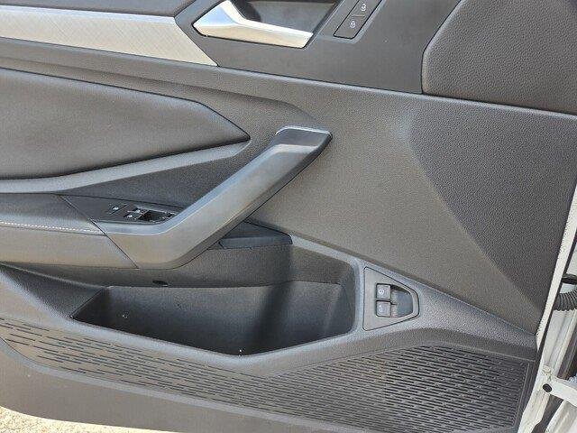 Used 2024 Opal White Pearl Volkswagen SE image 20