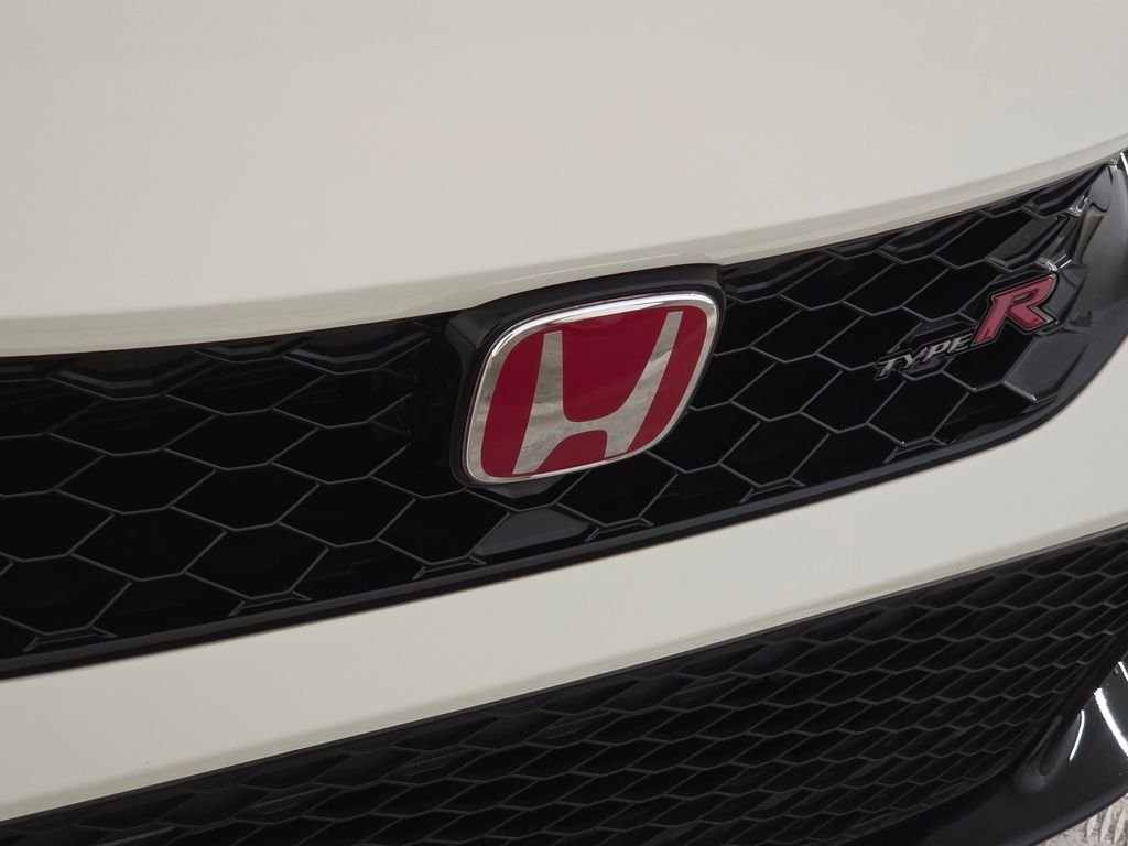 Used 2025 White Honda  image 13