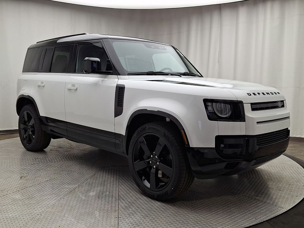 New 2026 Fuji White Land Rover X-Dynamic SE image 2