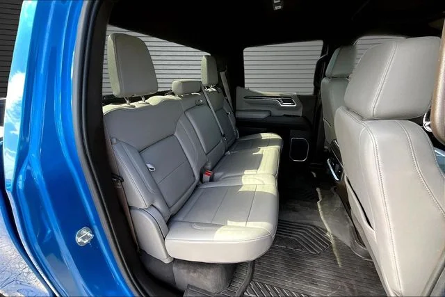 Used 2022 Blue Chevrolet LTZ image 26