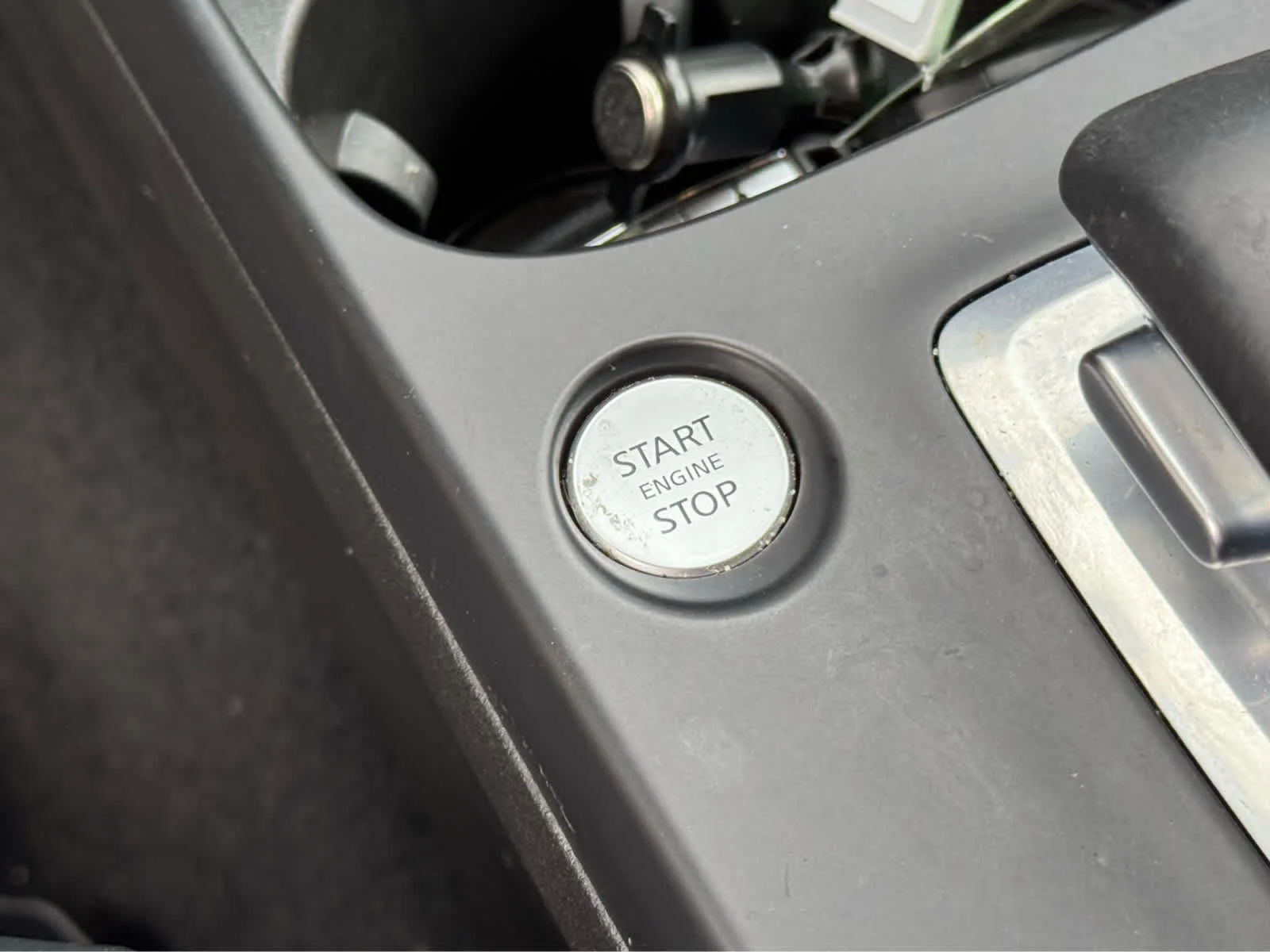 Certified Used 2025 Hermosa Blue INFINITI LUXE image 18