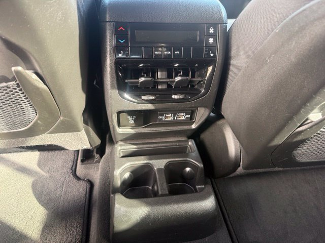 Used 2023 White/off-white Jeep Limited image 21