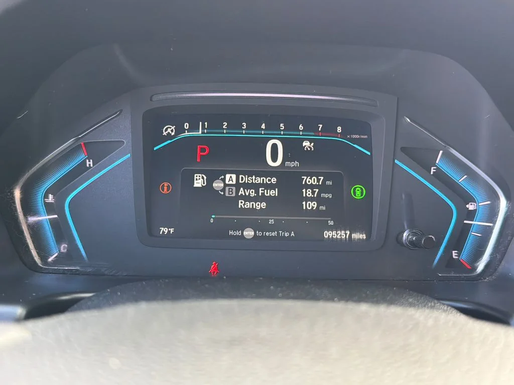Used 2021 White Honda EX-L image 25