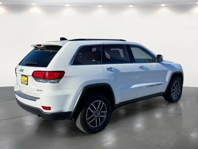 Used 2022 White Jeep Limited image 4