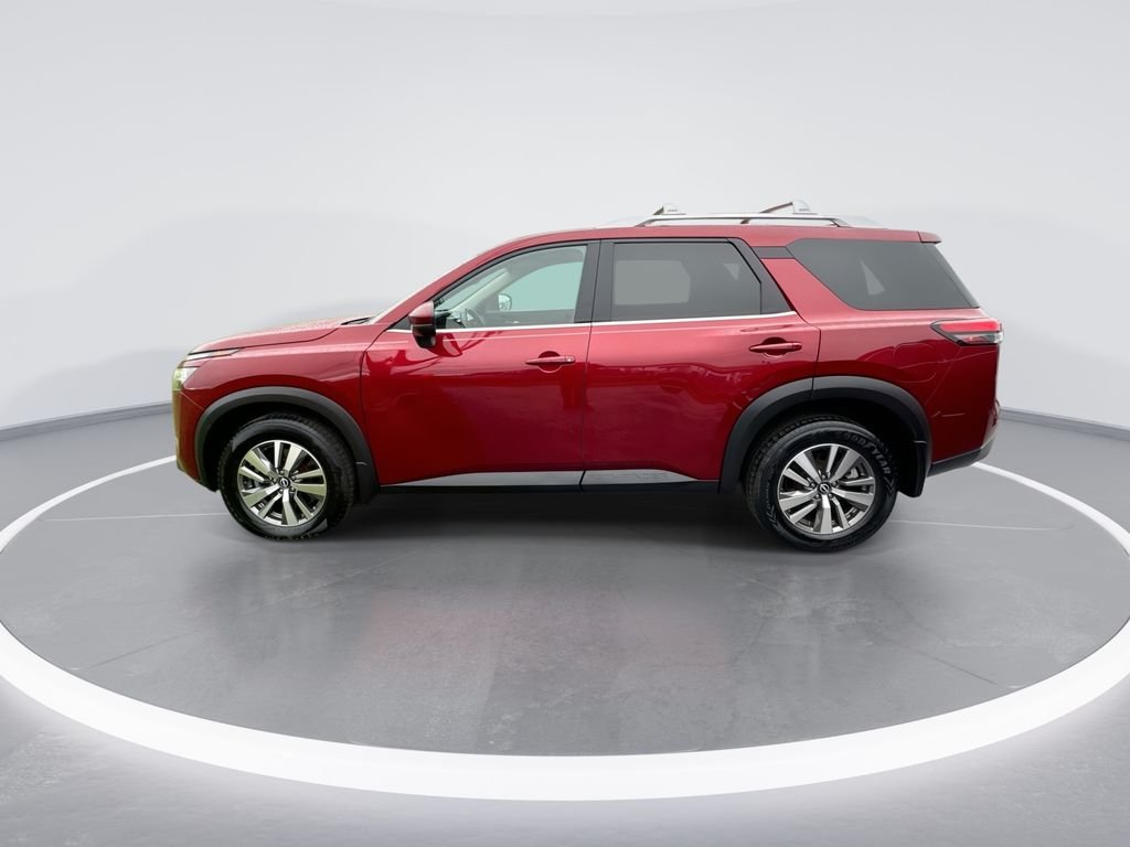Used 2022 Red Nissan SL image 2