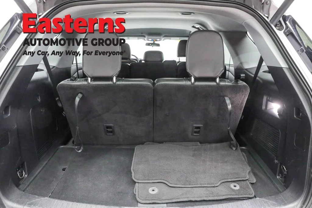 Used 2023 White Ford XLT image 9