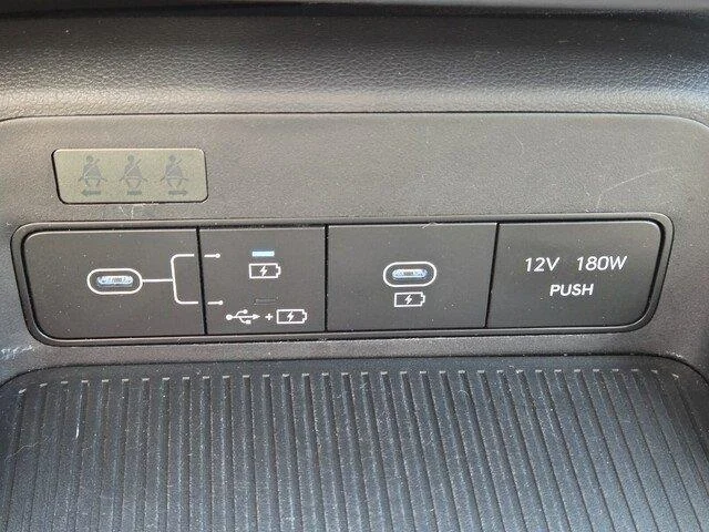 Used 2025 Atlas White Hyundai SEL image 17