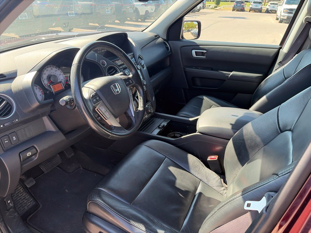 Used 2015  Honda Touring image 4