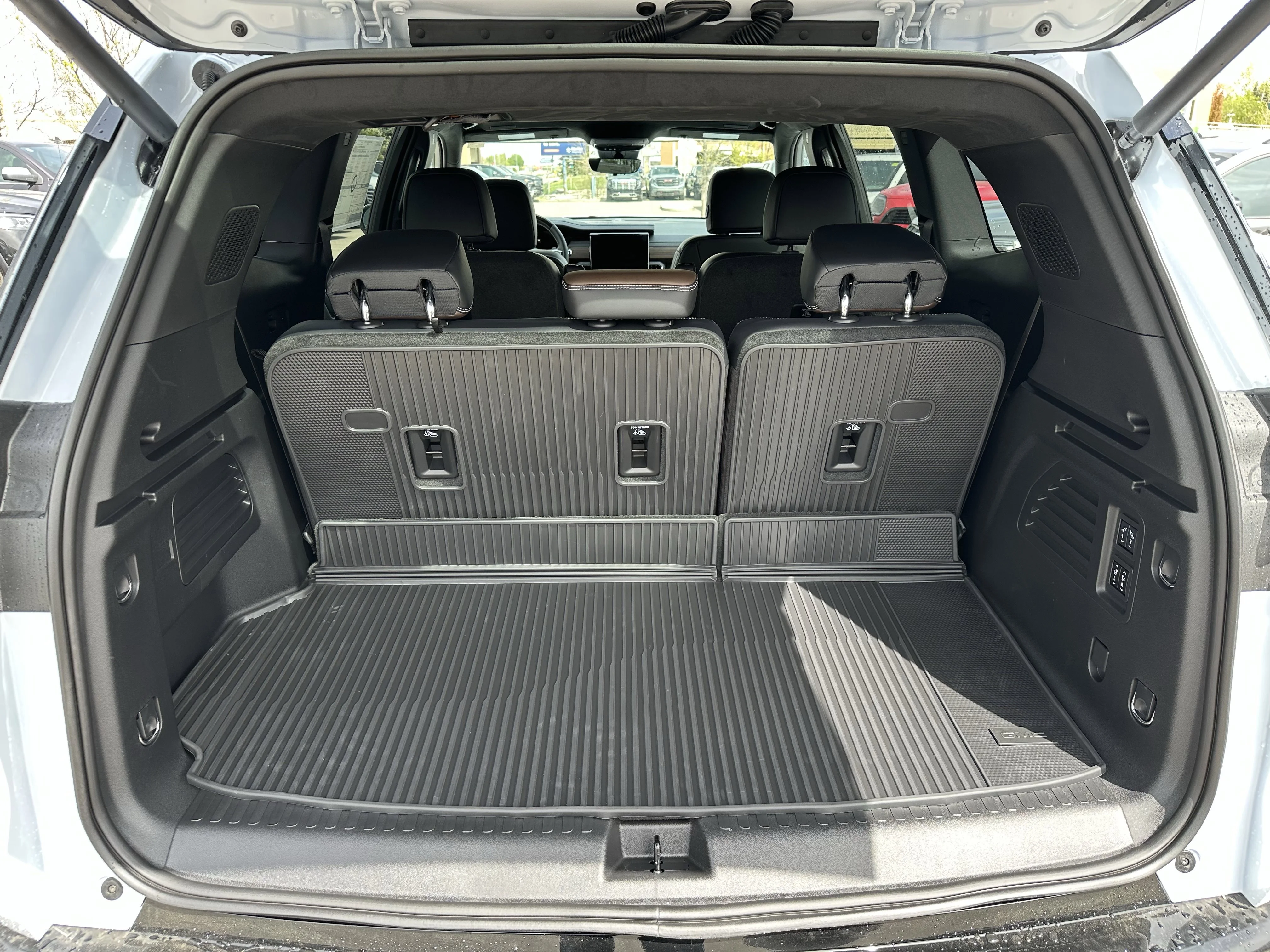 New 2026 Glacier White Tricoat GMC Denali Ultimate image 8