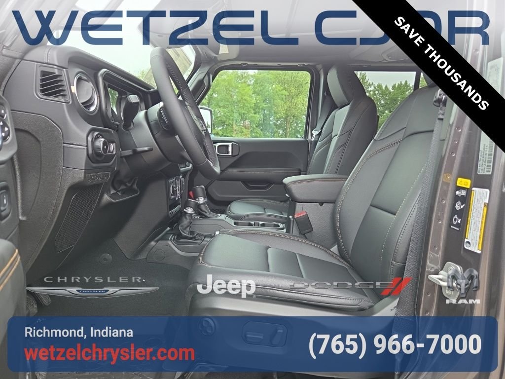 New 2025 Granite Crystal Metallic Clear-Coat Exterior Paint Jeep Sahara image 12