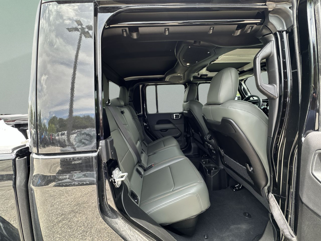 New 2026 Black Clear-Coat Exterior Paint Jeep Mojave X image 38