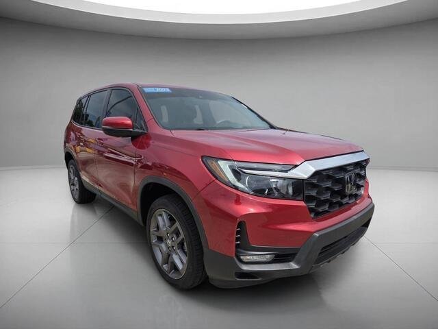 Used 2023 Radiant Red Metallic II Honda EX-L image 7