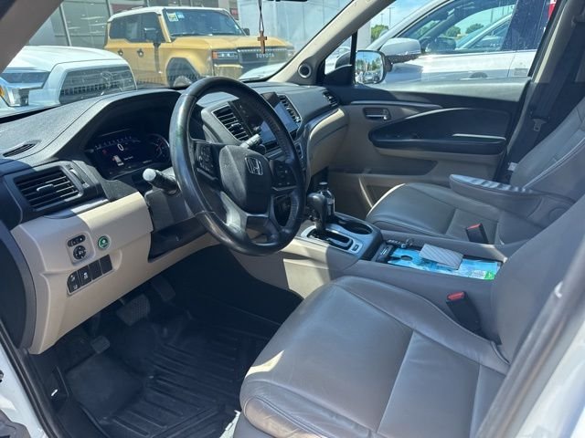 Used 2020 White Honda EX-L image 6