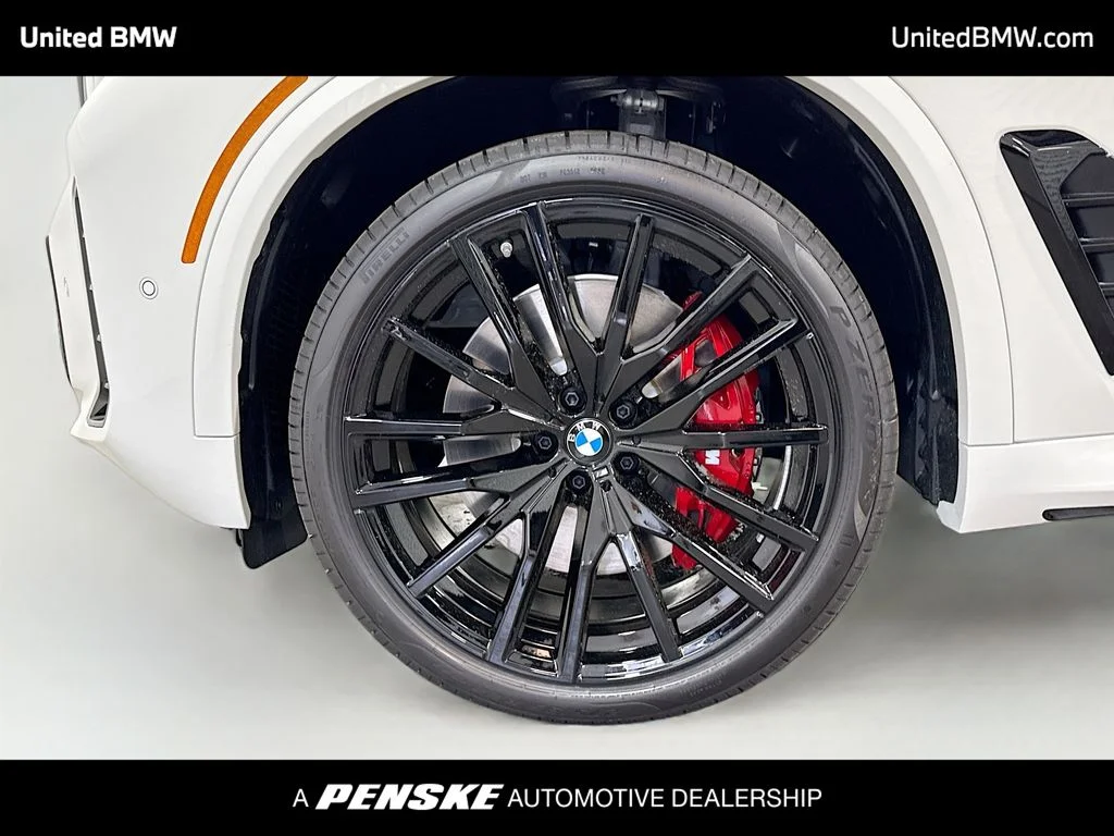 New 2026 Alpine White BMW M60i image 2