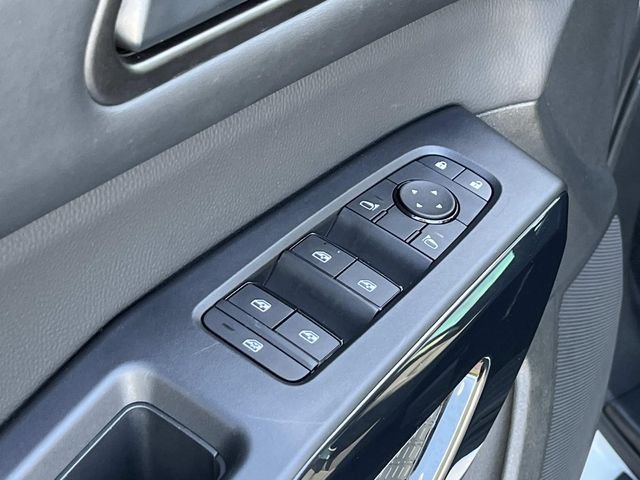 Used 2025 White Nissan SV image 28