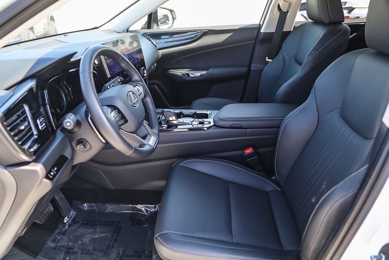 2025 Lexus NX 350 - Photo 16