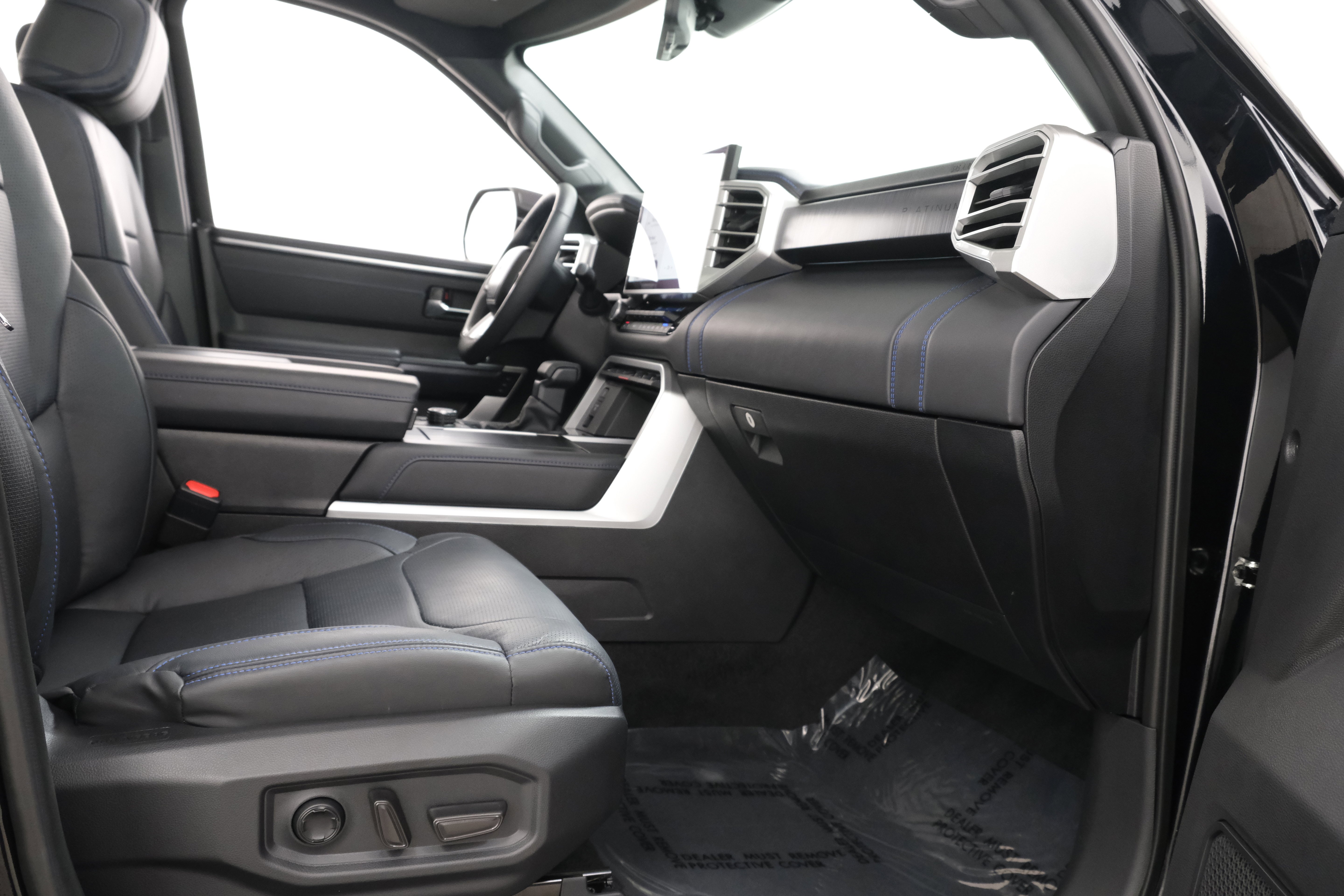 2025 Toyota Tundra Platinum - Photo 44