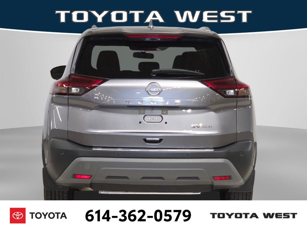 Used 2023 Gray Nissan SV image 8