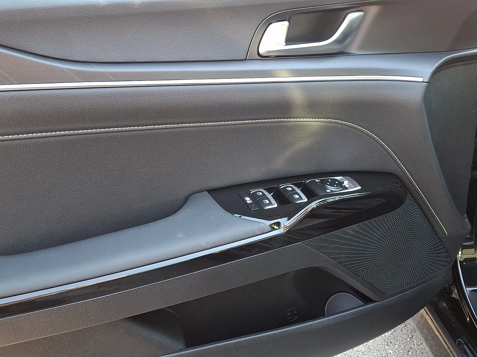 New 2026 Aurora Black Pearl Kia GT-Line AWD image 5