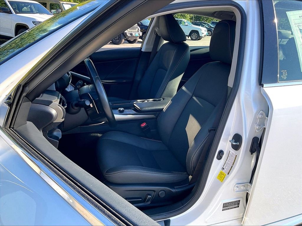 Used 2019 Eminent White Pearl Lexus 300 image 9