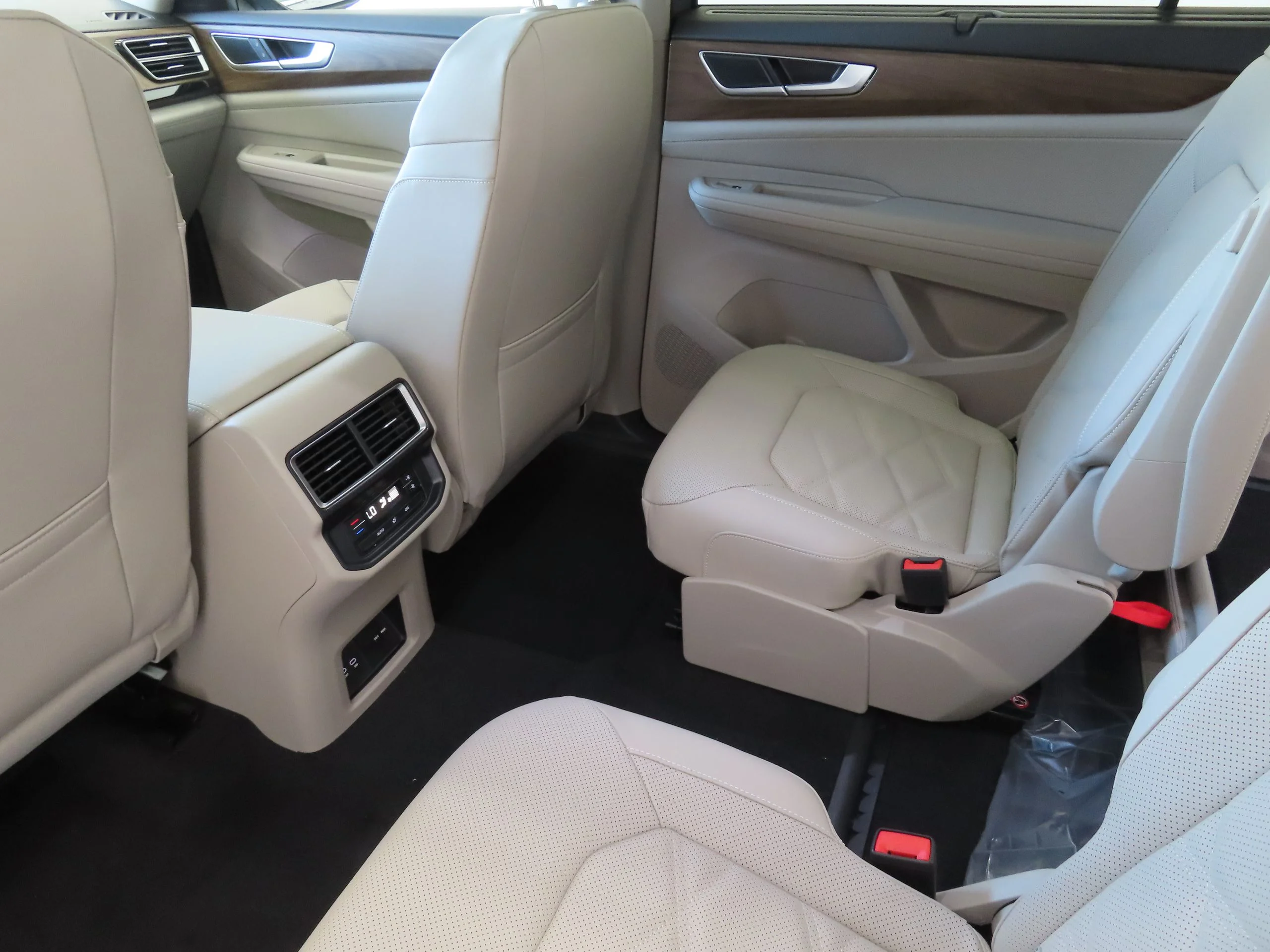 New 2026 Gray Volkswagen 2.0T SE w/Technology image 22