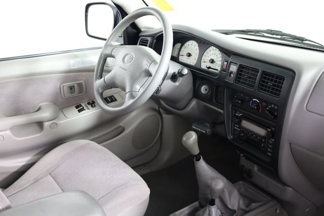 Used 2002 Silver Toyota  image 15