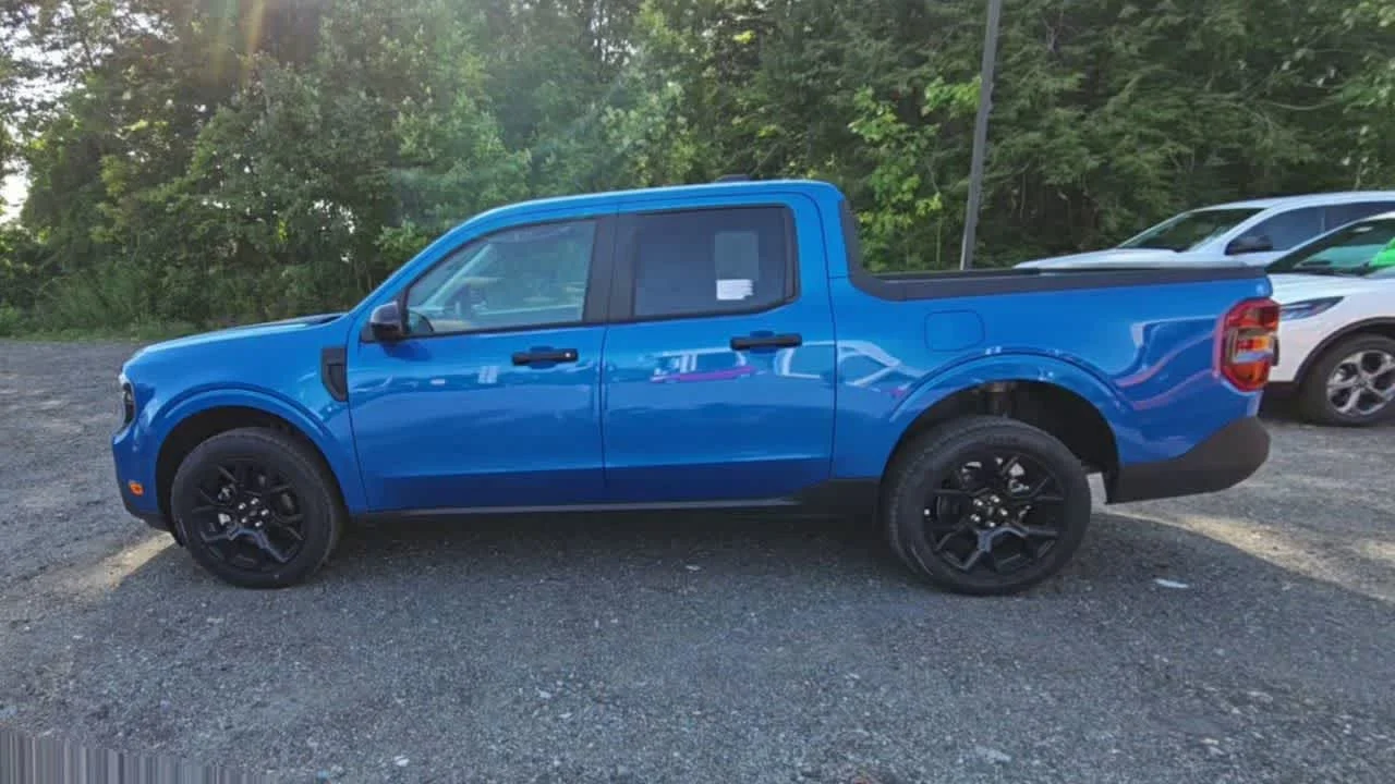 2025 Ford Maverick XLT - Photo 5