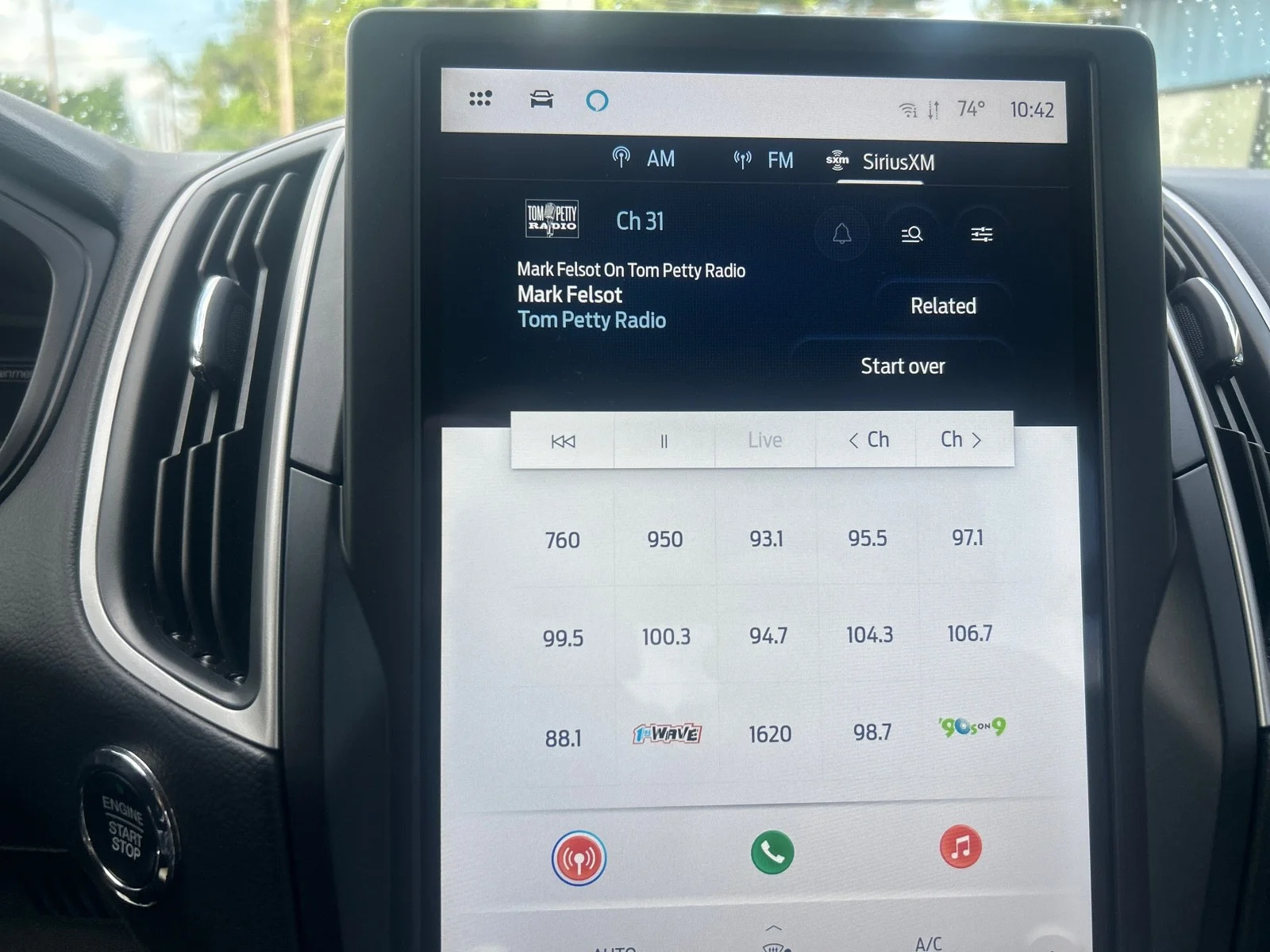 Used 2023 White Ford SEL image 17