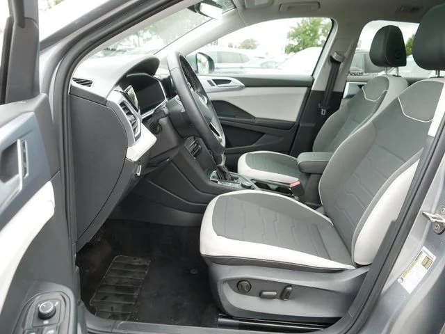 Certified Used 2025 Silver Volkswagen 1.5T SE image 13