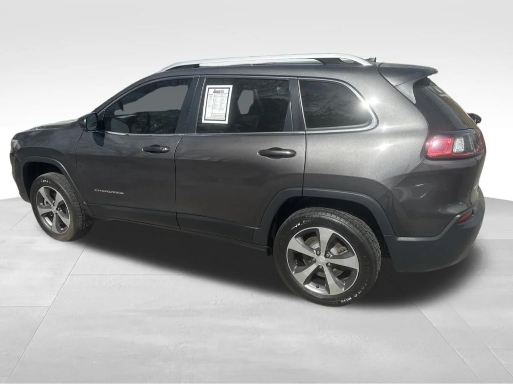 Used 2019 Gray Jeep Limited image 16