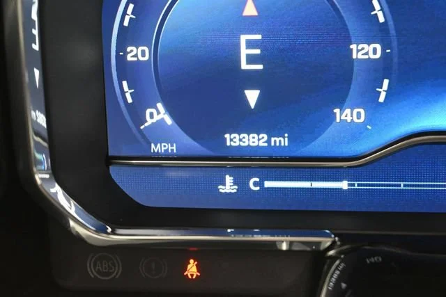 Used 2025 Iridescent Pearl Tricoat Chevrolet High Country image 15