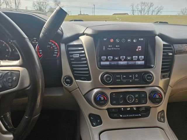 Used 2016 SPARKLING SILVER METALLIC GMC Denali image 17
