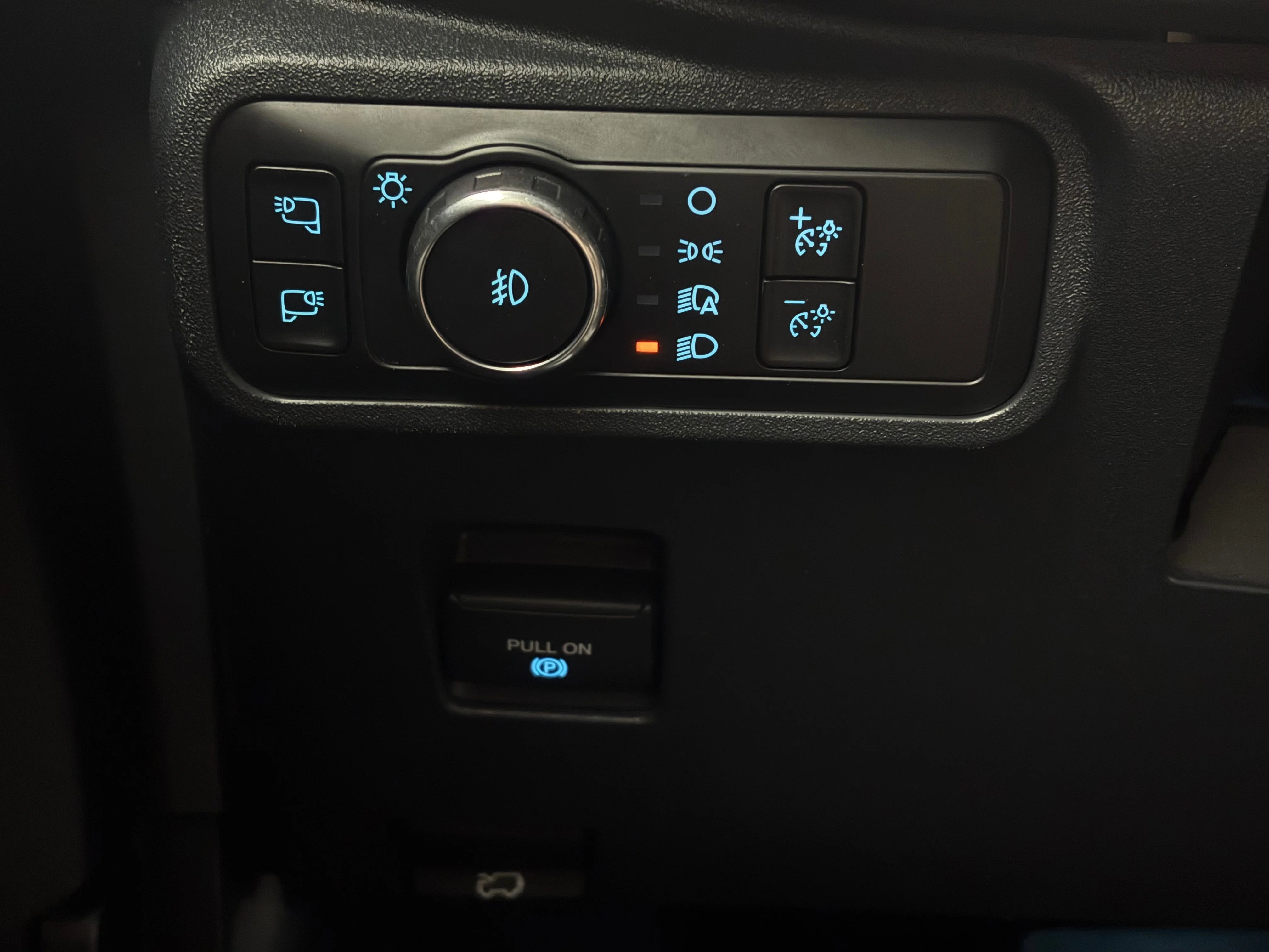 Used 2023 Eruption Green Metallic Ford Outer Banks image 31