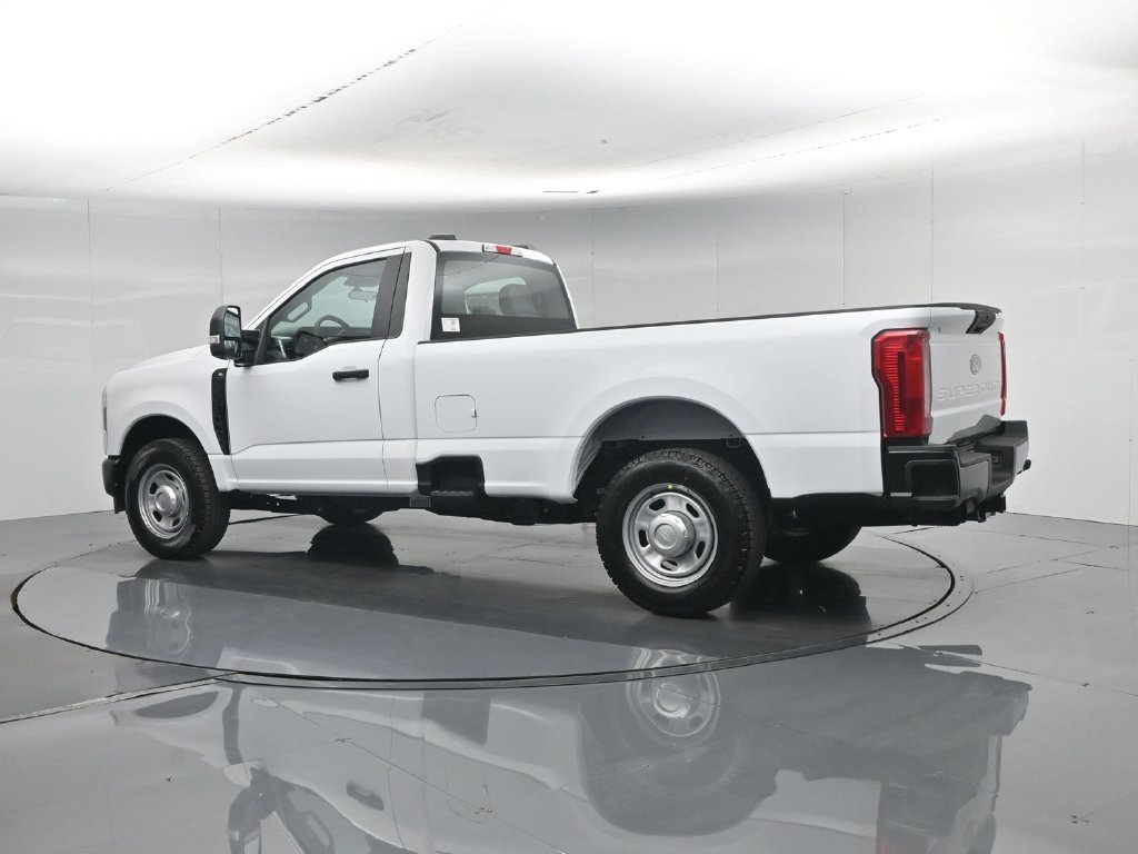 New 2027 Oxford White Ford XL image 6
