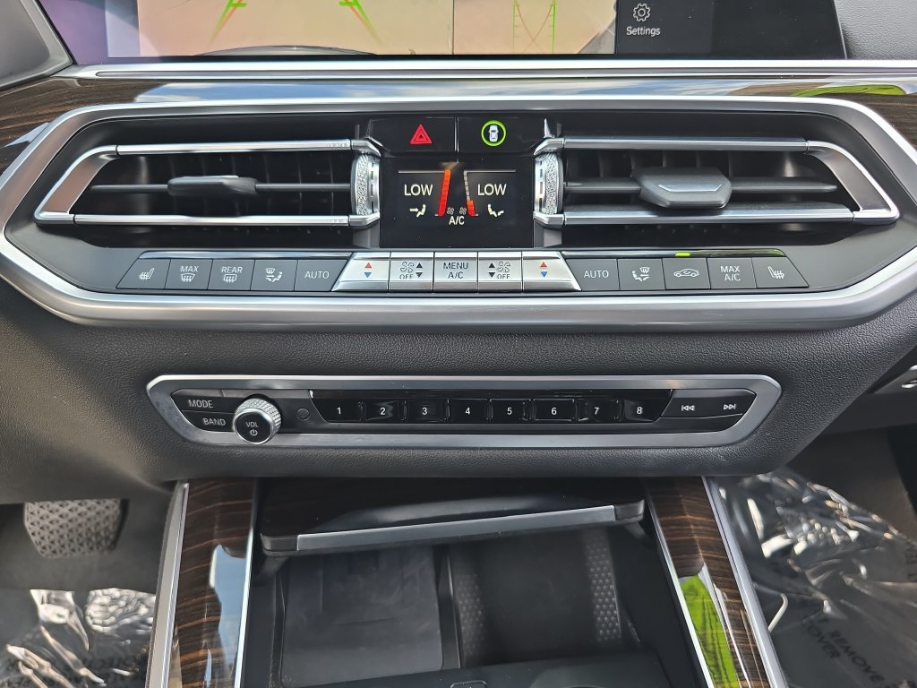 Used 2020 Black BMW sDrive40i image 27